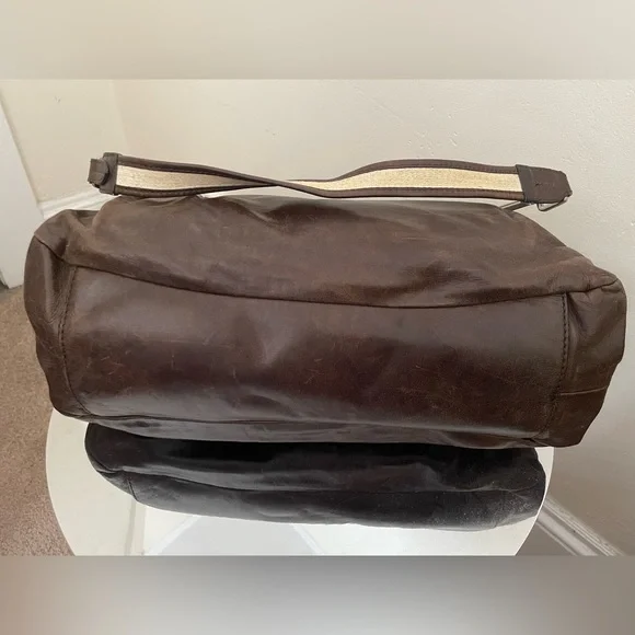 Classic Calvin Klein Brown Leather Purse circa ‘05/‘06 - Picture 3 of 6